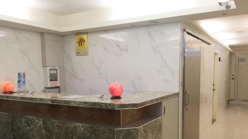 Xinzhuang Hotel | Ji Pin Hotel