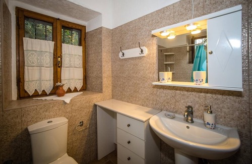 Ano Vasilikos Otro | Jianni's Villa - Stone Villa in the Greenery!!