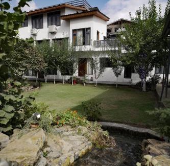 Srinagar Casa | Jibi’s Home Stay