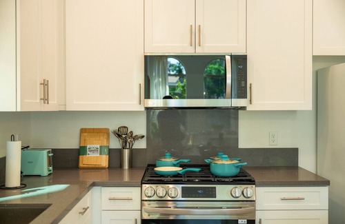 Walnut Casa | Jie’s Walnut Radiance Elegant 3B2.5B Stay