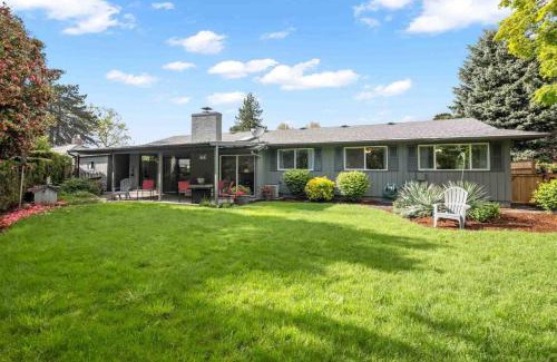 Hillsboro Casa | Jim and Shirley's Cukoo's Nest