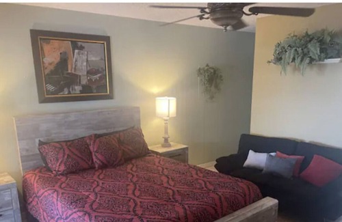 Paradise Lakes Apartamento | JIM MILLER'S R&R ESCAPE #524 Clothing Optional