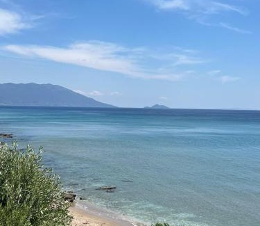 Kampos Marathokampou Apartamento | Jimmy Anna Beachfront Apartments Private Beach