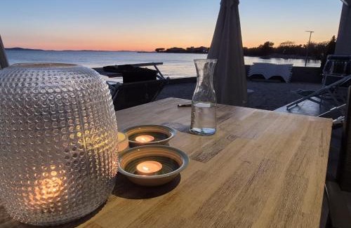 Privlaka Apartamento | Jimmys Beach Privlaka direkt am Meer und beheiztem Pool