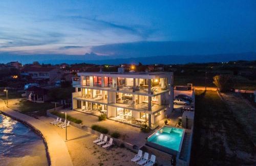 Privlaka Apartamento | Jimmys Beach Privlaka direkt am Meer und beheiztem Pool