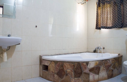 Jinja Hotel | Jinja Safari Hotel