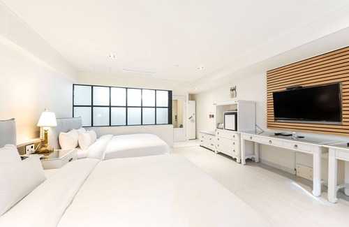 Jinju Hotel | Jinju Hotel Owl
