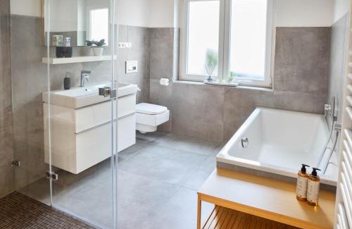 Walldorf Apartamento | JJ-TS - Zentrale Wohnung - nahe SAP - Parkplatz - Terrasse