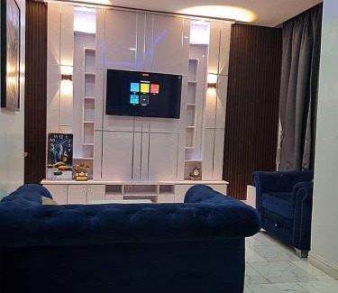 Ikotun Apartamento | JKA 2-BEDROOM-Apt 24HRS POWER Unlimited WIFI , GARDEN PATIO AREA,FREE DAILY HOUSEKEEPING
