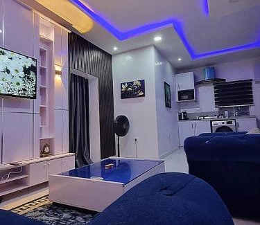 Ikotun Apartamento | JKA 2-BEDROOM-Apt 24HRS POWER Unlimited WIFI , GARDEN PATIO AREA,FREE DAILY HOUSEKEEPING