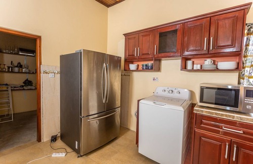 Accra Casa | JKD Villa Bed & Breakfast, 4 bedroom ensuite fully airconditioned