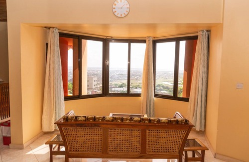 Accra Casa | JKD Villa Bed & Breakfast, 4 bedroom ensuite fully airconditioned