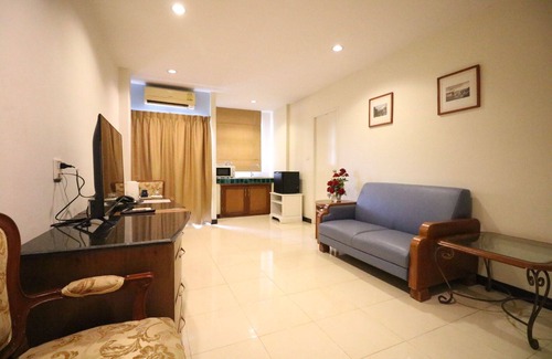 Ramkhamhaeng Hotel | JL Bangkok