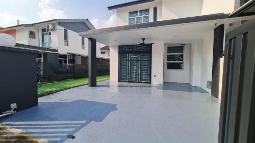 Johor Bahru Casa | JMKT 549 Homestay Mutiara Rini 8-10 pax