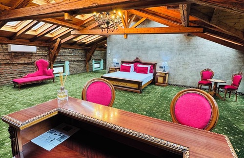 Constanta Hotel | JMR Splendor-Private Sauna & Bathtub Sui