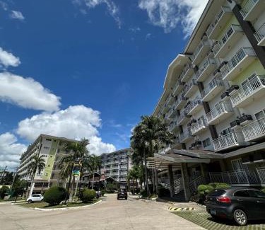 Mactan Export Processing Zone Casa | JNest Cozy Condo Bldg A 215