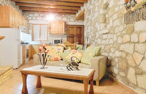 Vasilikos Casa | Joanna's Stone Villas