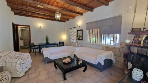 Agios Matthaios Casa | Joanna-Thanos beachfront holiday home