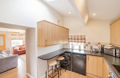 Kelton Cabaña | Jocks Hoose - a cottage that sleeps 4 guests in 2 bedrooms
