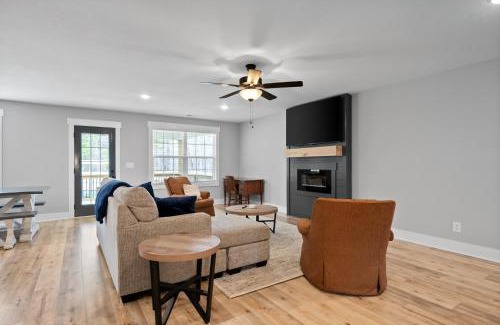 Clarksville Casa | John's Place 1365 Isaiah Drive