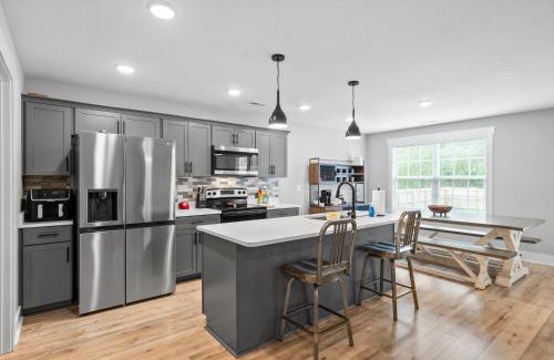 Clarksville Casa | John's Place (1365 Isaiah Drive)
