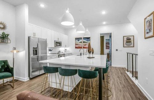 Cleveland Park Casa | Johnny and June House - Walk to Bars Quick Uber to Downtown