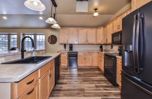 Arbor Vitae Casa | Johnson Lake Compound - (2 Individual Homes)