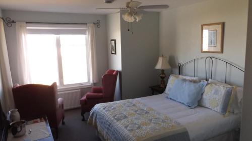Hermanville Hotel | Johnson Shore Inn