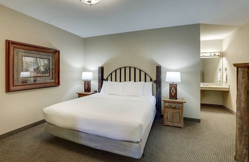 Johnston Hotel | Johnston’s Rustic Refuge: Hot Breakfast w/ Homestyle Comfort | 3 Units
