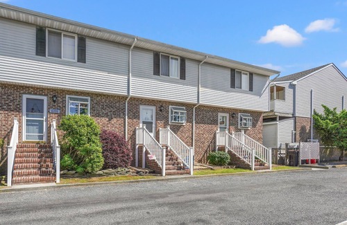 Deep Hole Casa | Joint Venture - Pet friendly; Water views!