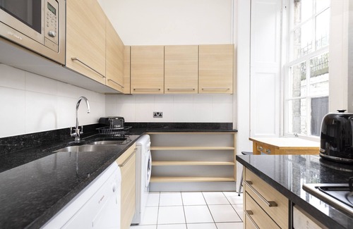 Stockbridge Apartamento | JOIVY Chic Flat Near Stockbridge Market W/ Patio
