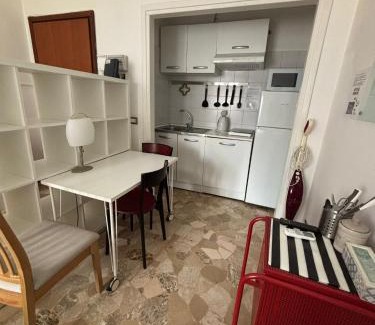 Segnano Apartamento | JOIVY Cosy Studio Near Metro, Quick Ride to Milan Centre