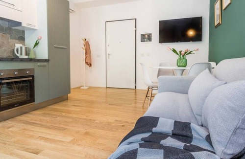 Fiera Casa | ALTIDO Recently Renovated City Life Apartment w/Balcony