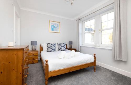 Dunbar Apartamento | JOIVY Modern Flat with Free Parking