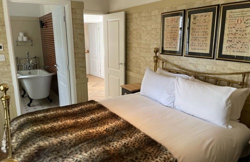 Maldon Cabaña | JOIVY Osea Island: Blissful Cottage