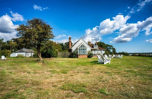 Maldon Apartamento | Captain's House / 9-bed home on Osea Island, Essex