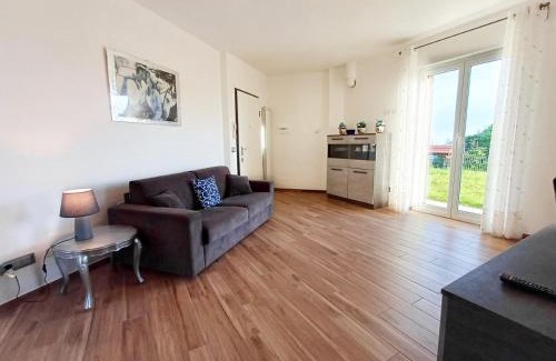 Moneglia Apartamento | JOIVY Villa Guanna - Charming Flat with Garden