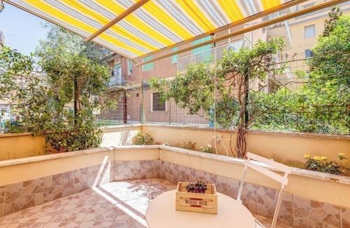 Ciampino Apartamento | Joker House Rome in 15 minutes Station Airport