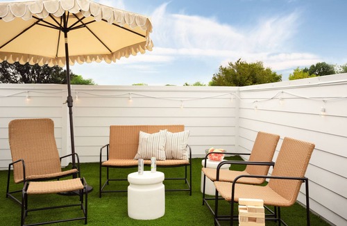 Hadley - Washington Cabaña | Jolene by Avantstay Stunning Townhouse in Great Location in Nashville!