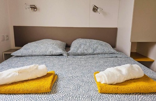 Gastes Otro | Joli Mobil home N°11, 4ch tout confort et spacieux