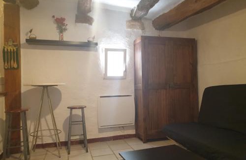 Aups Apartamento | Joli studio