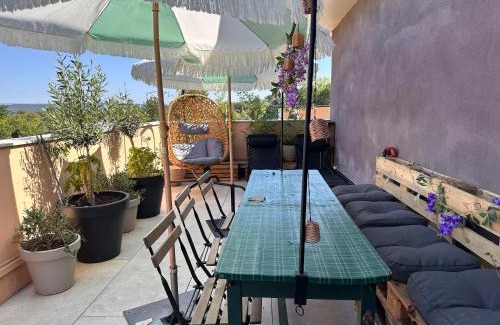 Aix-en-Provence Apartamento | Joli Studio le clos d'Aix avec grande terrasse piscine et parking gratuit