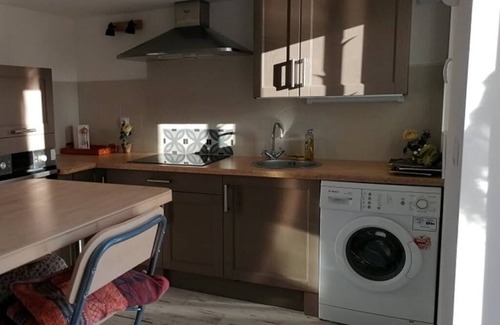 Gemenos Apartamento | Joli T1 au Calme, Entre Collines et Littoral; Idéal Pour Explorer la Région!