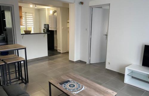 Faubourg Apartamento | Joli T2 Climatisé Nimes proche Gare et centre ville