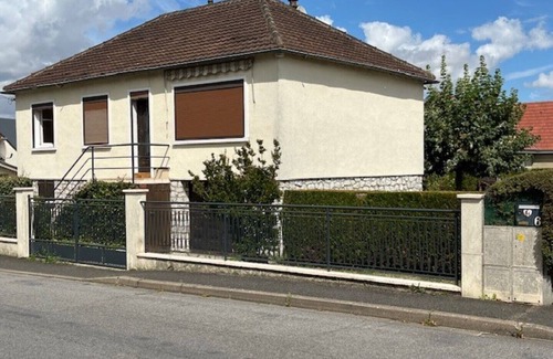 Chateaudun Casa | Jolie Maison Avec Jardin Arboré