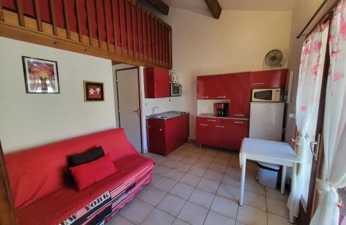 Portiragnes-Plage Villa | Jolie maison d'angle, pour 4 couchages, terrasse, résidence piscine commune à 400m plage de PORTIRAGNES PLAGE LRJP134