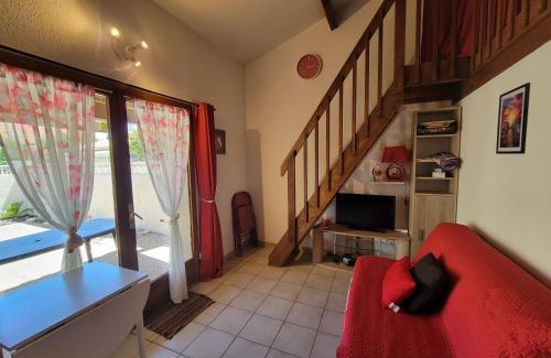 Portiragnes-Plage Villa | Jolie maison d'angle, pour 4 couchages, terrasse, résidence piscine commune à 400m plage de PORTIRAGNES PLAGE LRJP134
