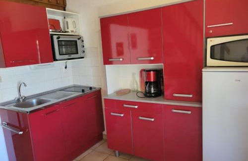 Portiragnes-Plage Villa | Jolie maison d'angle, pour 4 couchages, terrasse, résidence piscine commune à 400m plage de PORTIRAGNES PLAGE LRJP134