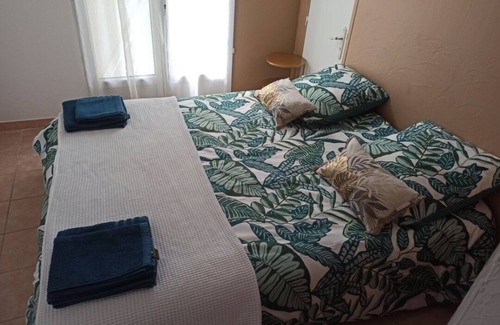 Marignane Cama Y Desayuno | Jolie Suite Privée, Proche Aéroport