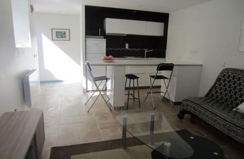 Millau Apartamento | Jolie T2 rénové avec jardin clos et parking privé